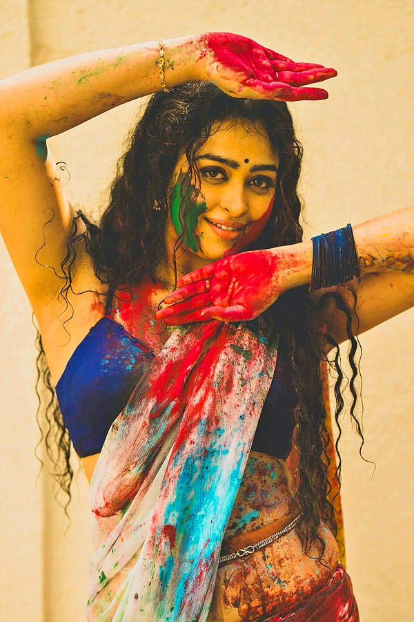 Celebreties share colourful Holi celebration Photos13