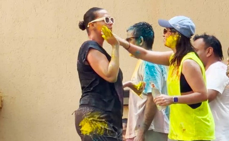 Celebreties share colourful Holi celebration Photos19