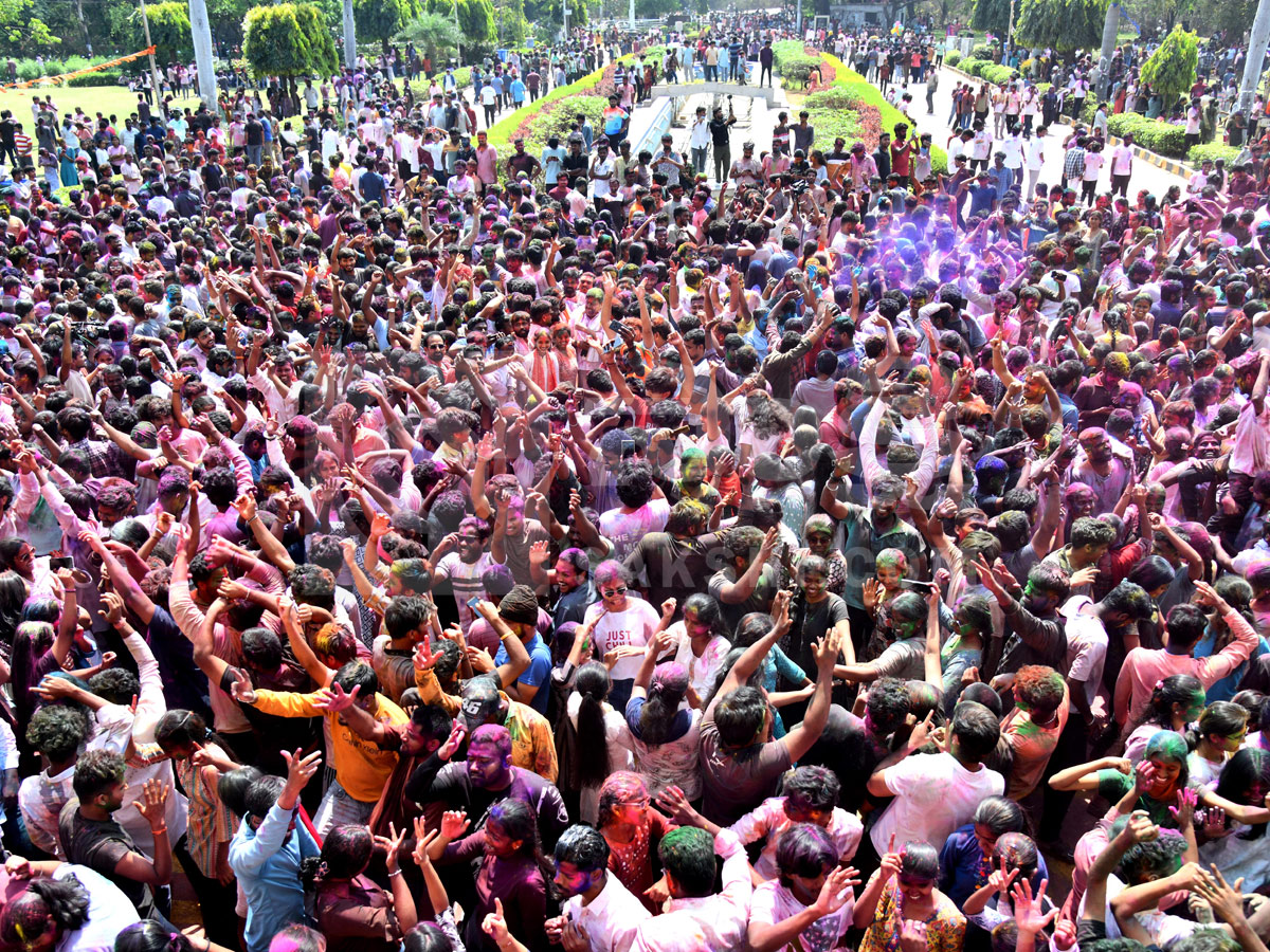 Grand Holi Celebrations In Hyderabad Photos17