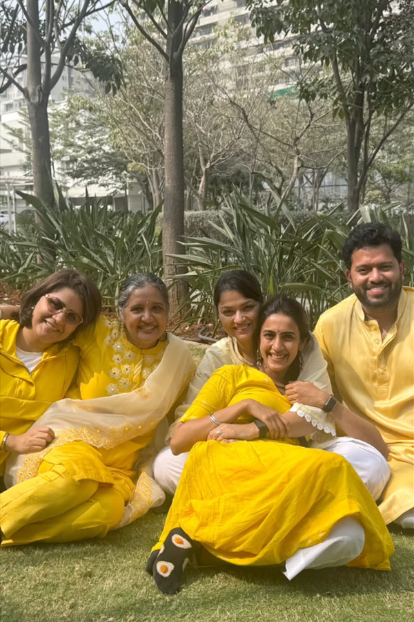 Mega Daughter Niharika Konidela Remembering February month Memories Photos2