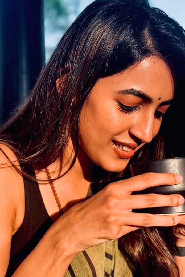 Mega Daughter Niharika Konidela Remembering February month Memories Photos11