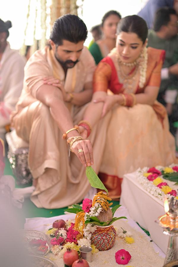 Vijay Deverakonda And Rashmika Visits Home Town Nagarkurnool13