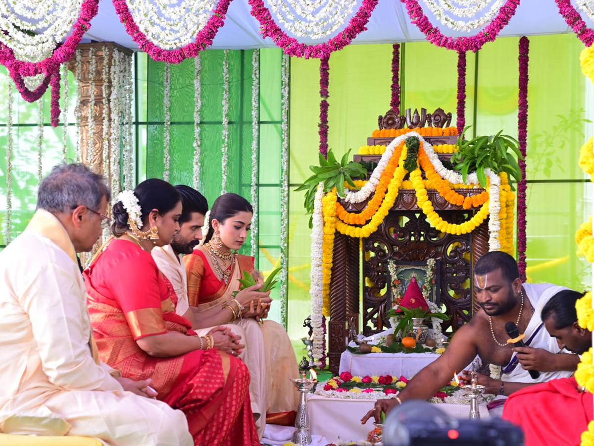 Vijay Deverakonda And Rashmika Visits Home Town Nagarkurnool23