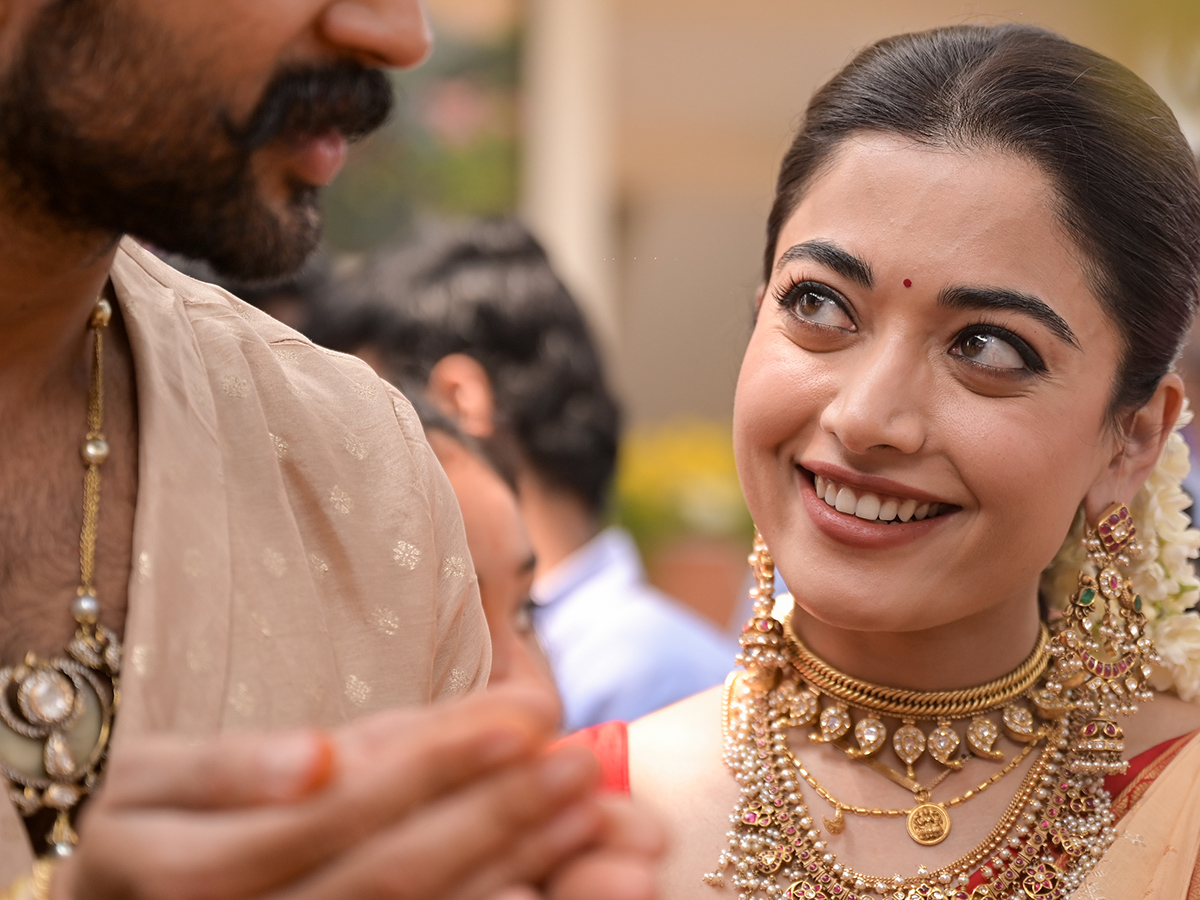 Vijay Deverakonda And Rashmika Visits Home Town Nagarkurnool4