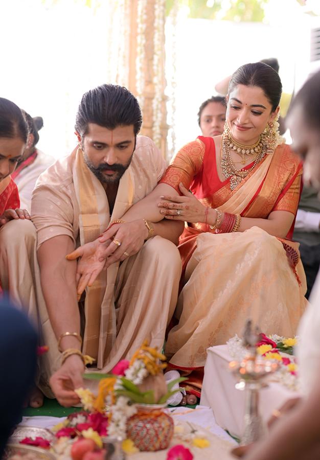 Vijay Deverakonda And Rashmika Visits Home Town Nagarkurnool8