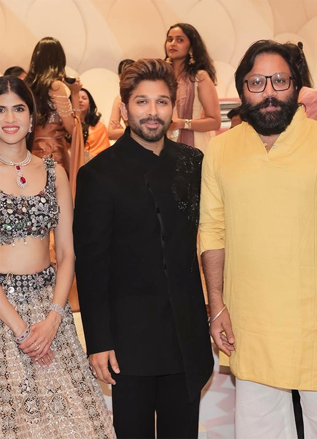 Allu Sirish And Nayanika Reddy Pre Wedding Reception HD Photos36