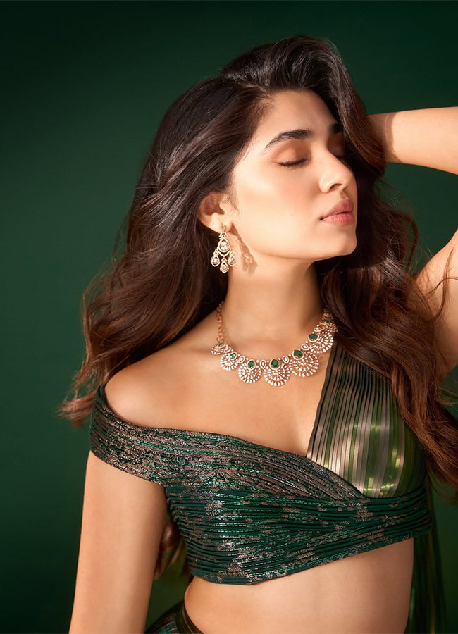 Tollywood Actress Krithi Shetty HD Photos11