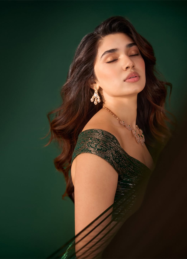 Tollywood Actress Krithi Shetty HD Photos5