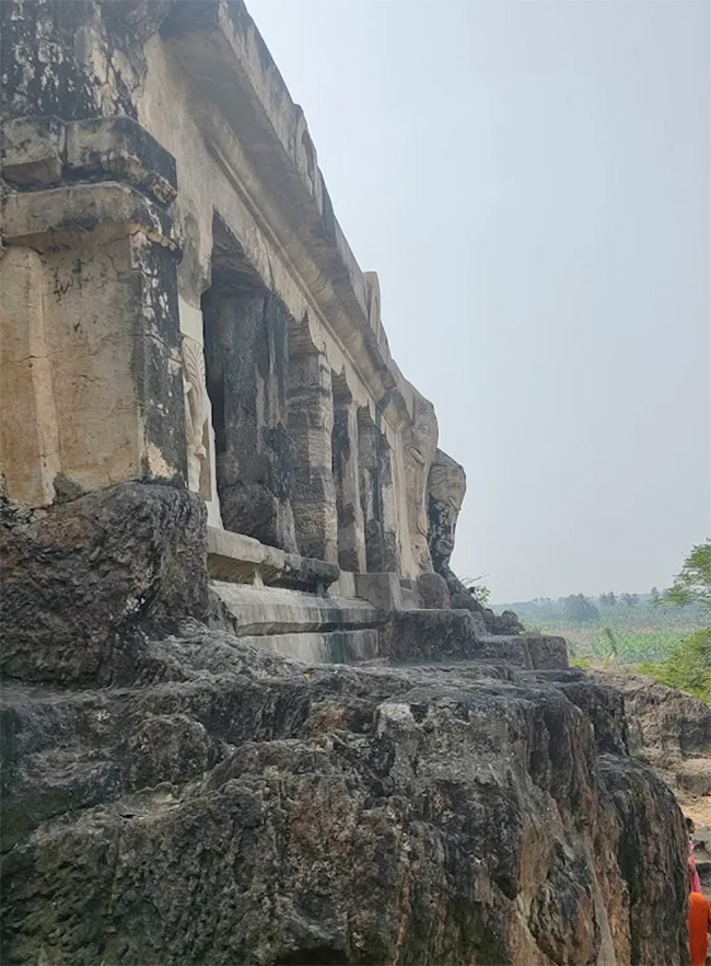 Undavalli Caves Located in Guntur District18