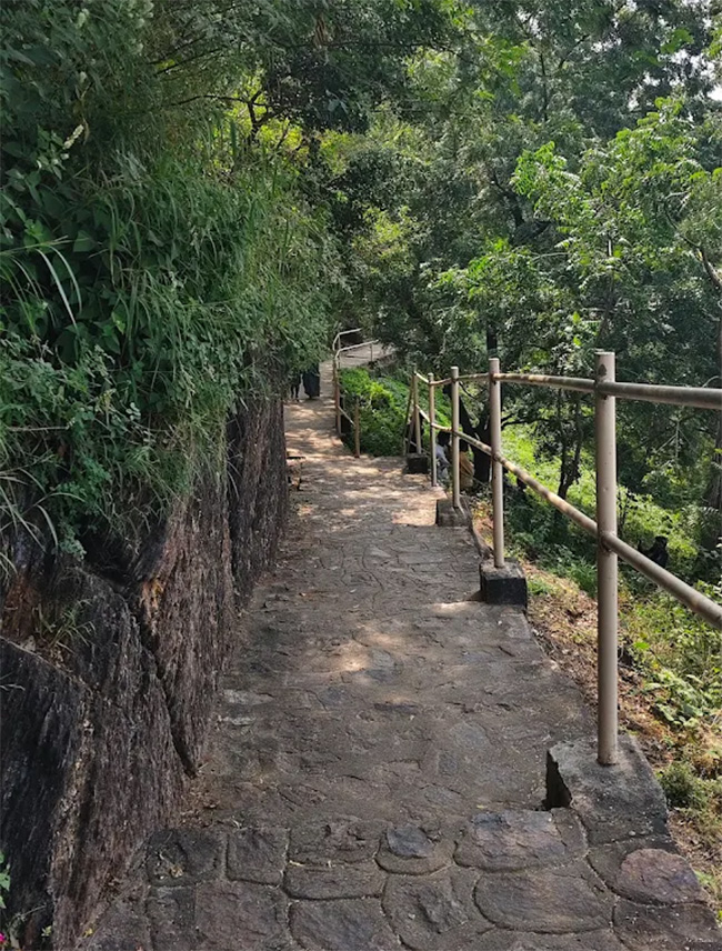 Undavalli Caves Located in Guntur District19