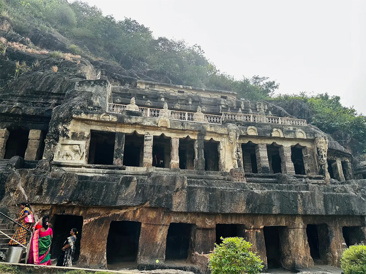 Undavalli Caves Located in Guntur District23