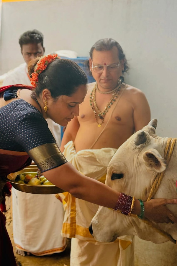 Anchor Anasuya shares memories from The month of March Photos11