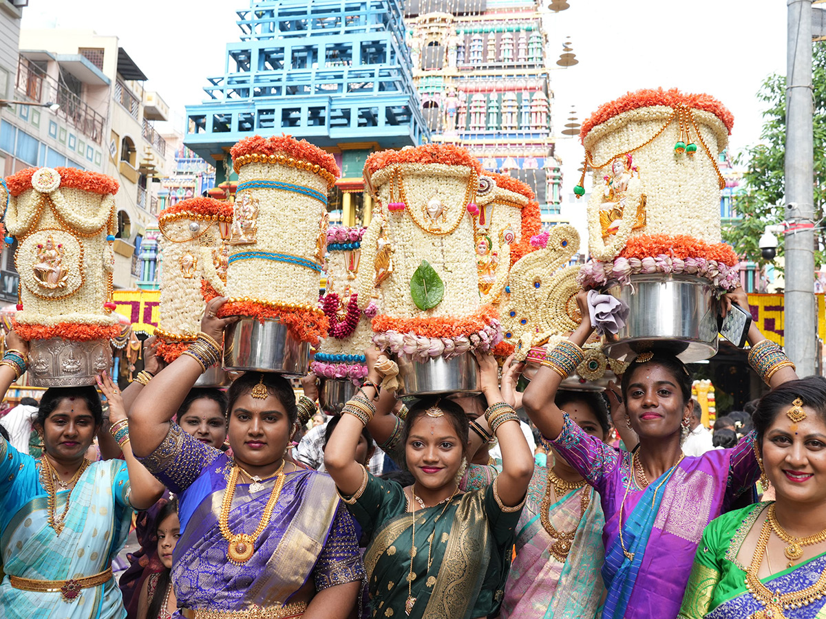 Bengaluru : A Feast for the Eyes The Harathi Lamp Celebration2