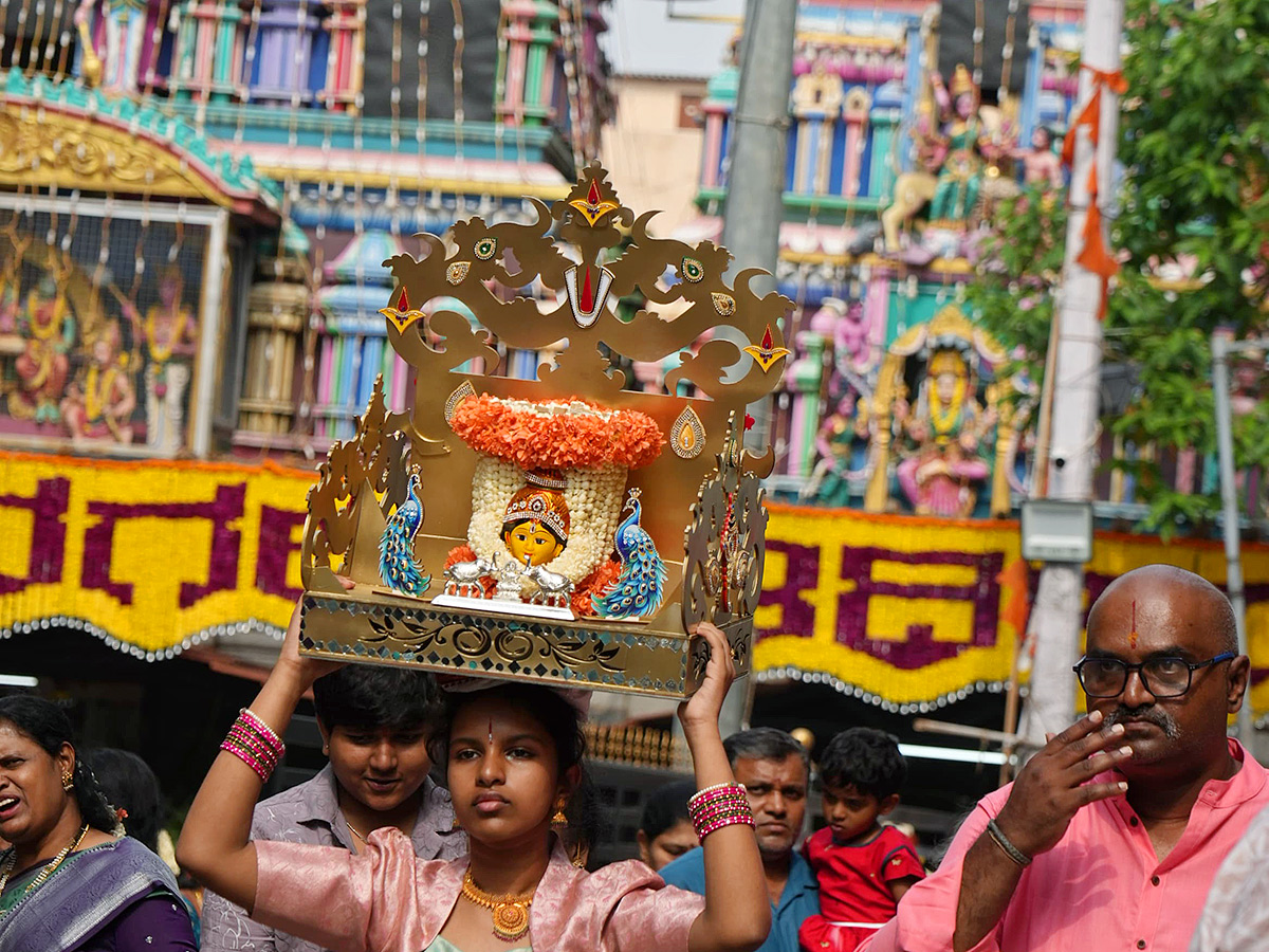 Bengaluru : A Feast for the Eyes The Harathi Lamp Celebration4