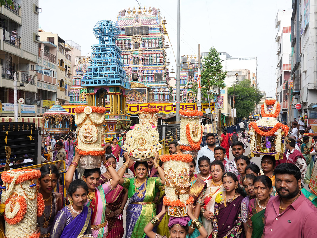 Bengaluru : A Feast for the Eyes The Harathi Lamp Celebration7