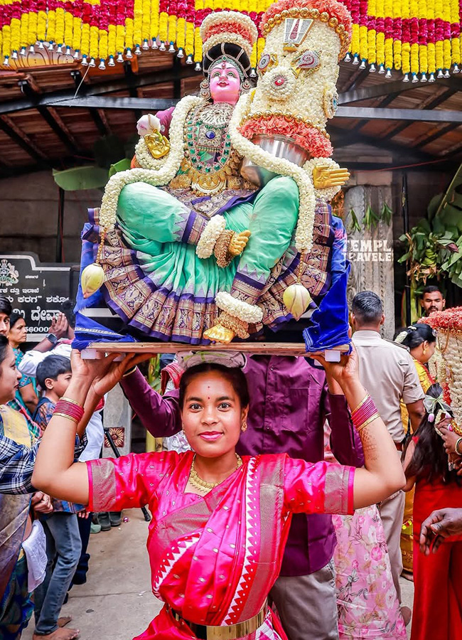 Bengaluru : A Feast for the Eyes The Harathi Lamp Celebration8