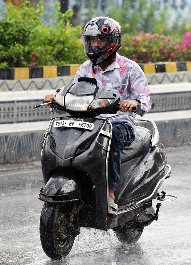 Heavy Rain Alert for Hyderabad HD Photos14