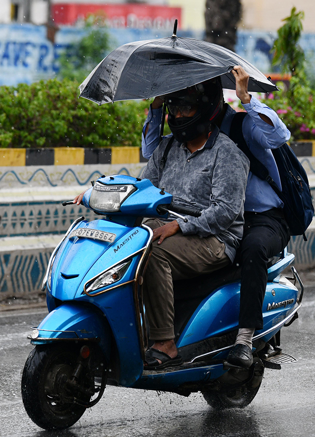 Heavy Rain Alert for Hyderabad HD Photos8