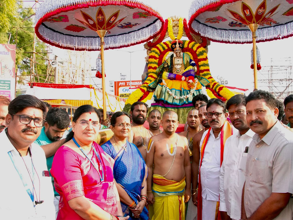 Vontimitta : Lord Kodandarama adorned as Mohini gracefully 7