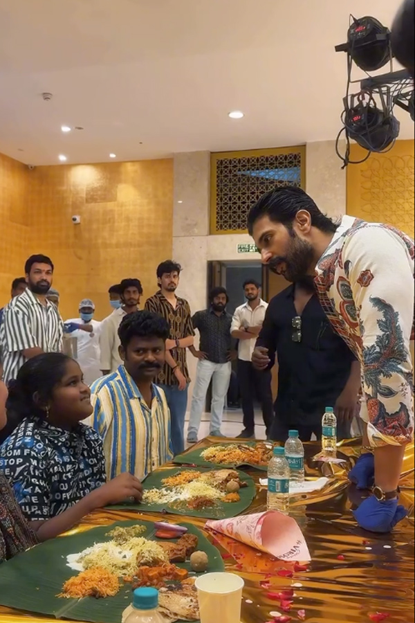 Actors Rashmika Mandanna And Vijay Deverakonda met Their fans Photos19