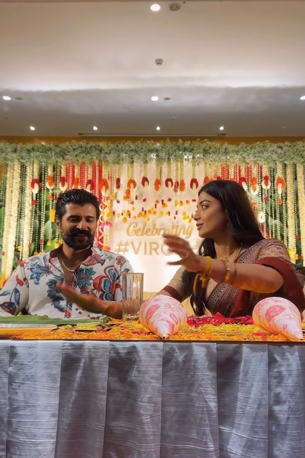 Actors Rashmika Mandanna And Vijay Deverakonda met Their fans Photos22