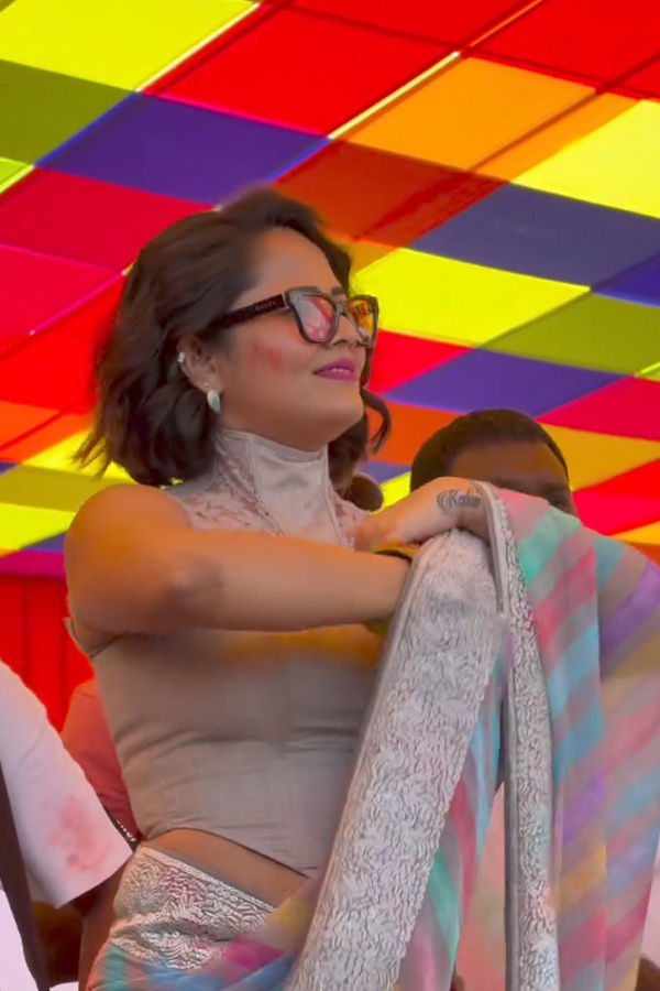 Anasuya Bharadwaj At Holi Celebrations Photos3