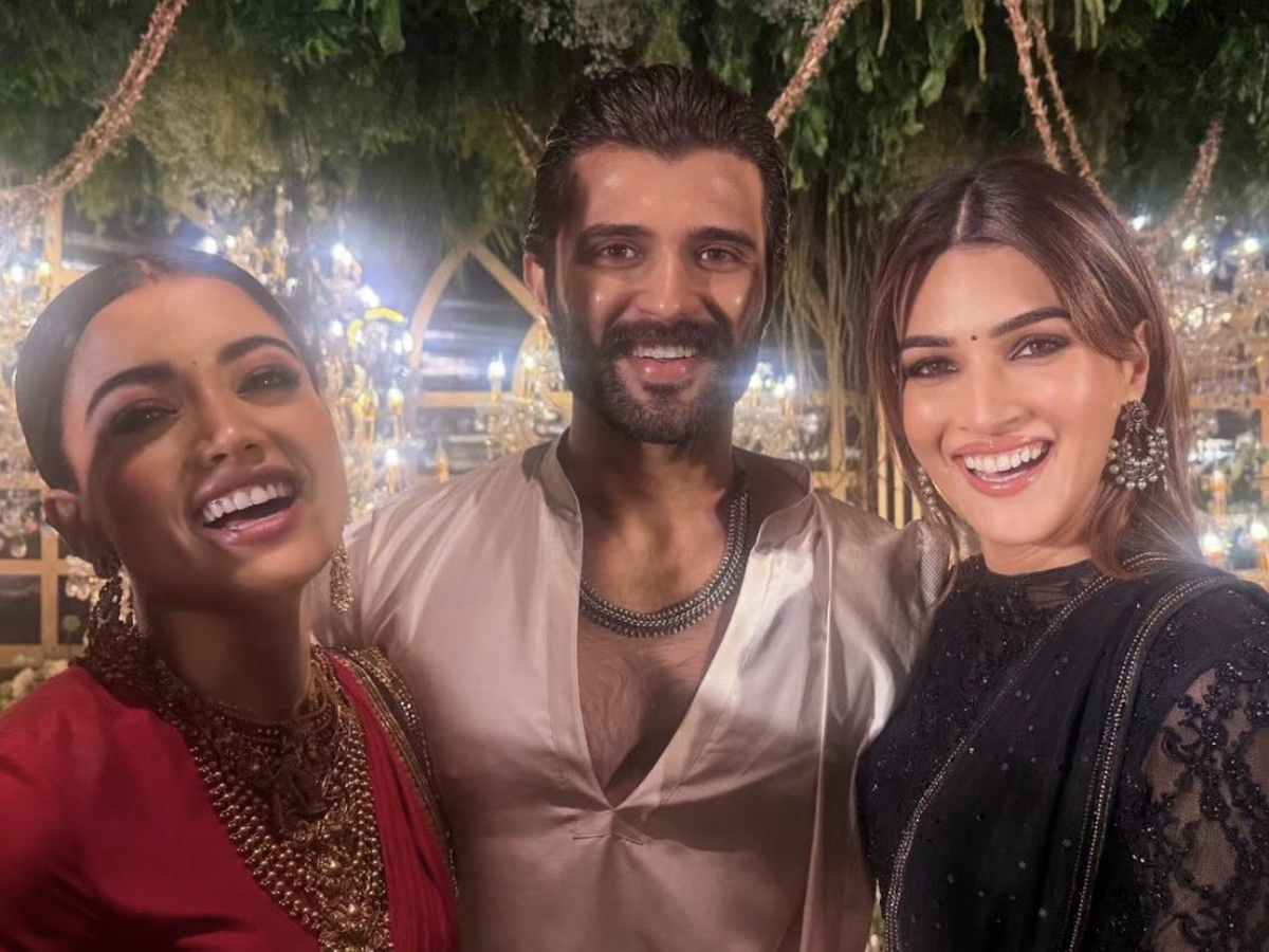 Celebreties Attends Rashmika Mandanna and Vijay Deverakonda Wedding Reception Photos34