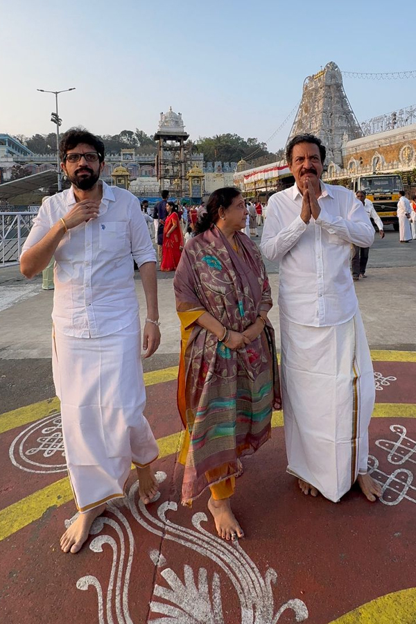 Celebrities Visit Tirumala Temple Photos13