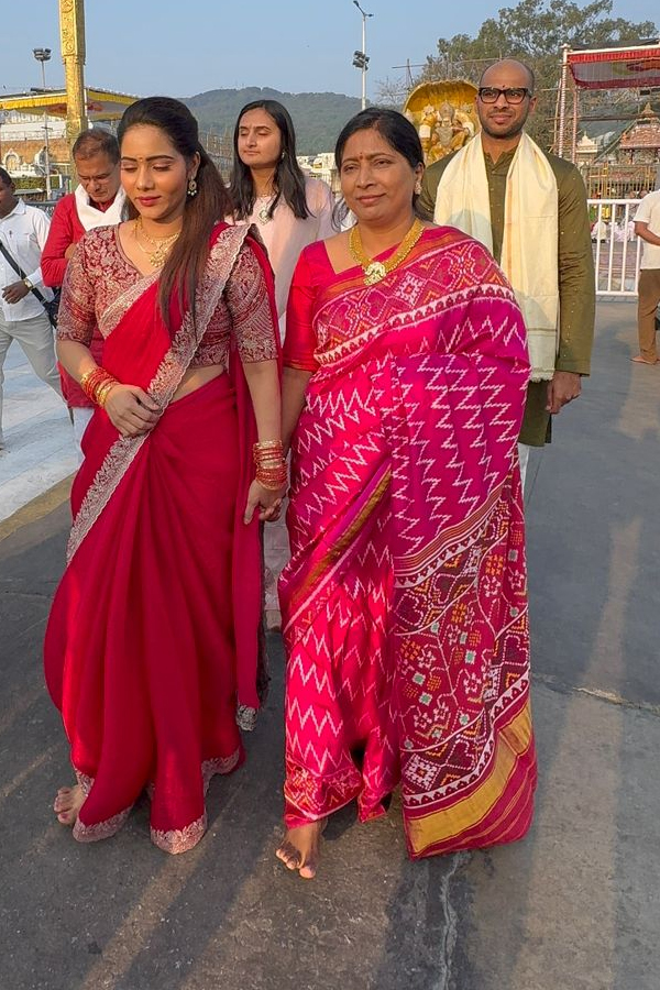 Celebrities Visit Tirumala Temple Photos22
