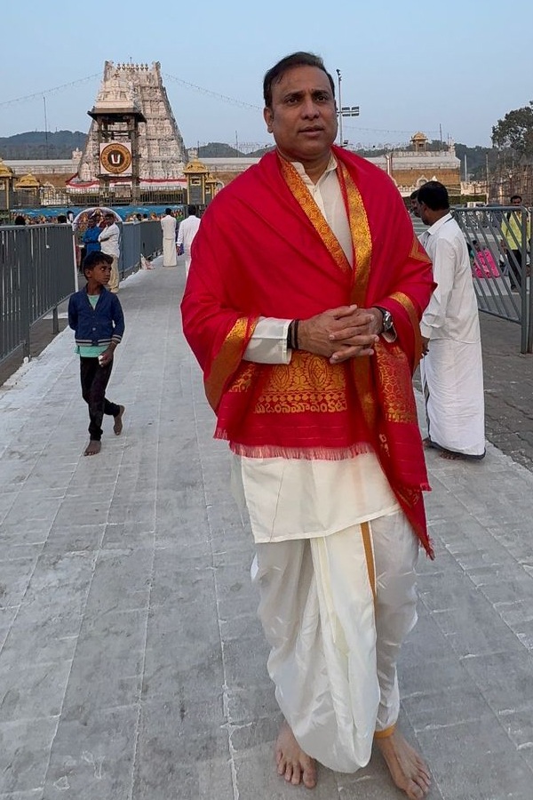 Celebrities Visit Tirumala Temple Photos4