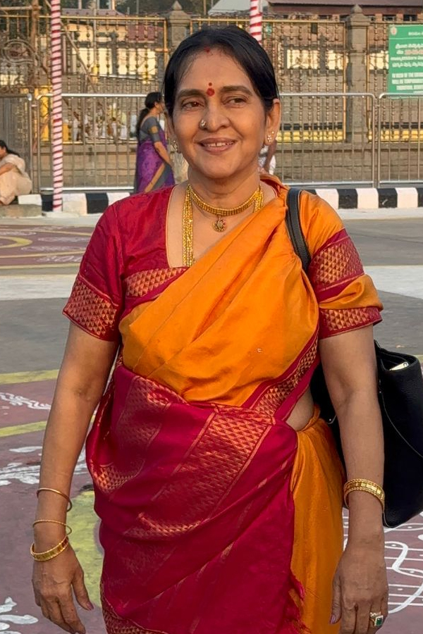 Celebrities Visit Tirumala Temple Photos8