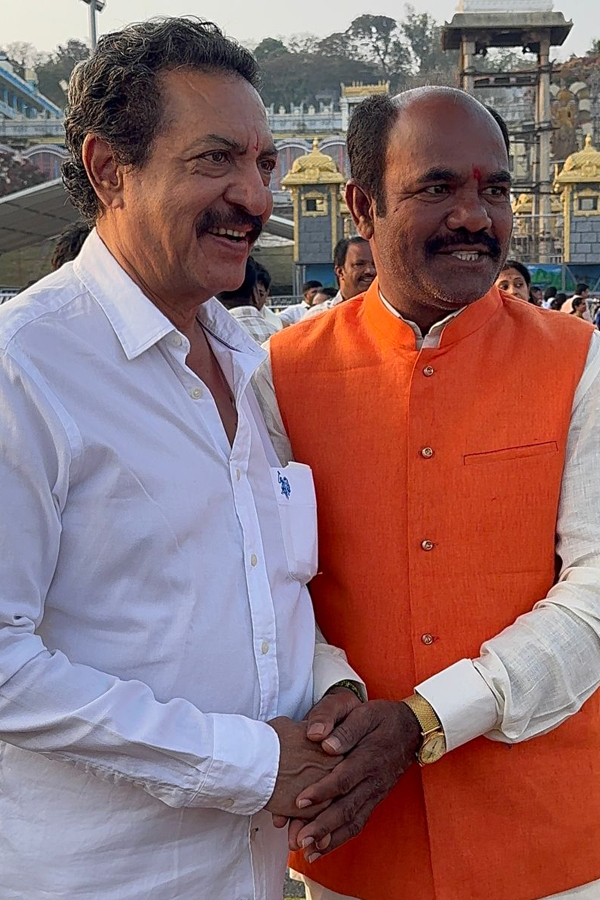 Celebrities Visit Tirumala Temple Photos10