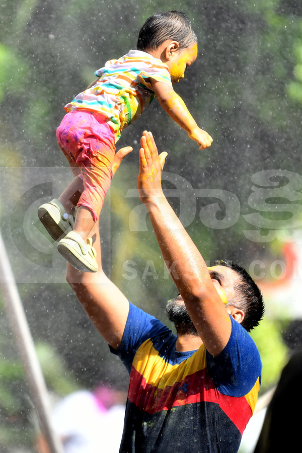 Hyderabad Gears UP For Holi Celebrations Photos2