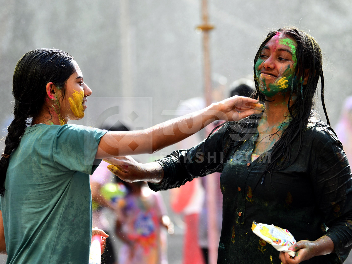 Hyderabad Gears UP For Holi Celebrations Photos5