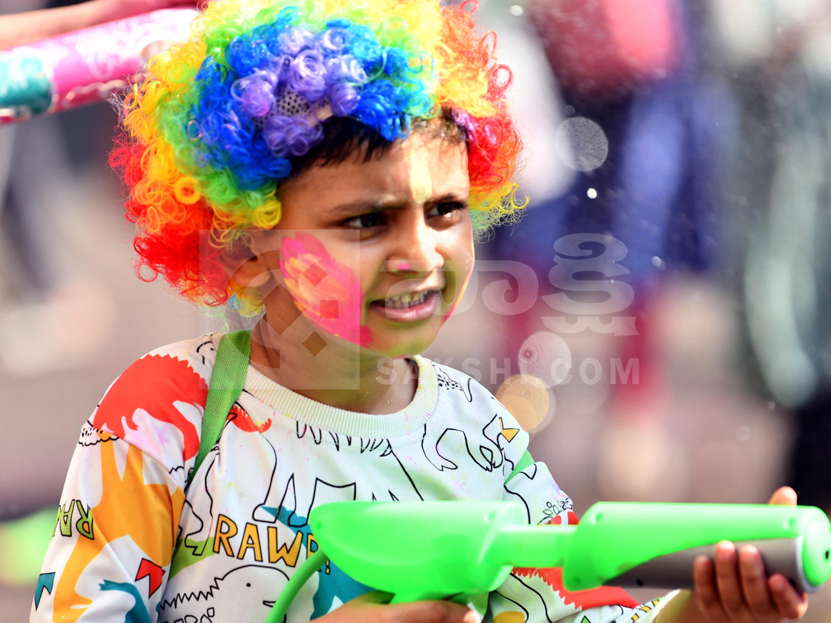 Hyderabad Gears UP For Holi Celebrations Photos8
