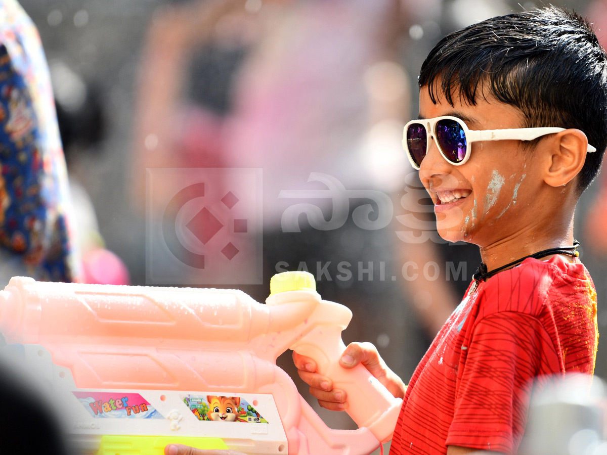 Hyderabad Gears UP For Holi Celebrations Photos9