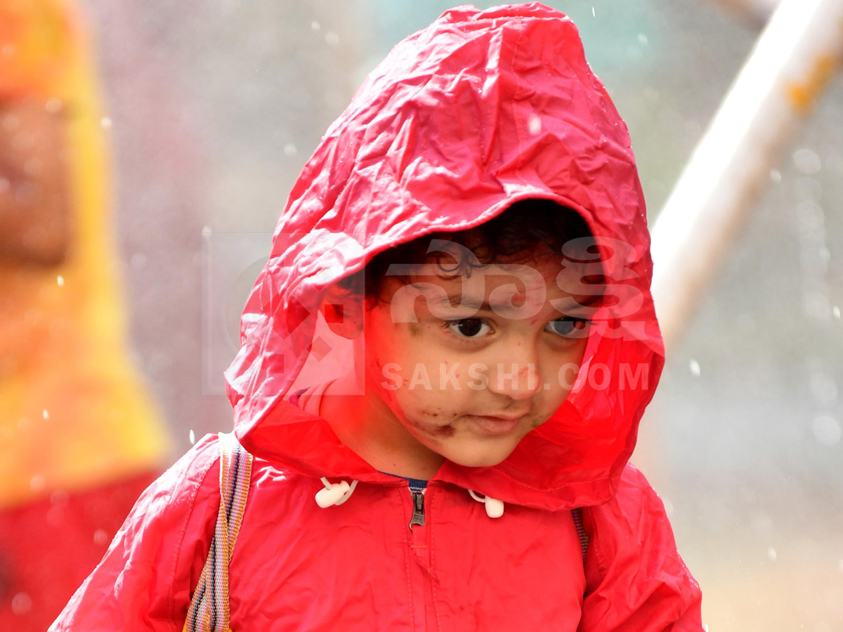 Hyderabad Gears UP For Holi Celebrations Photos10