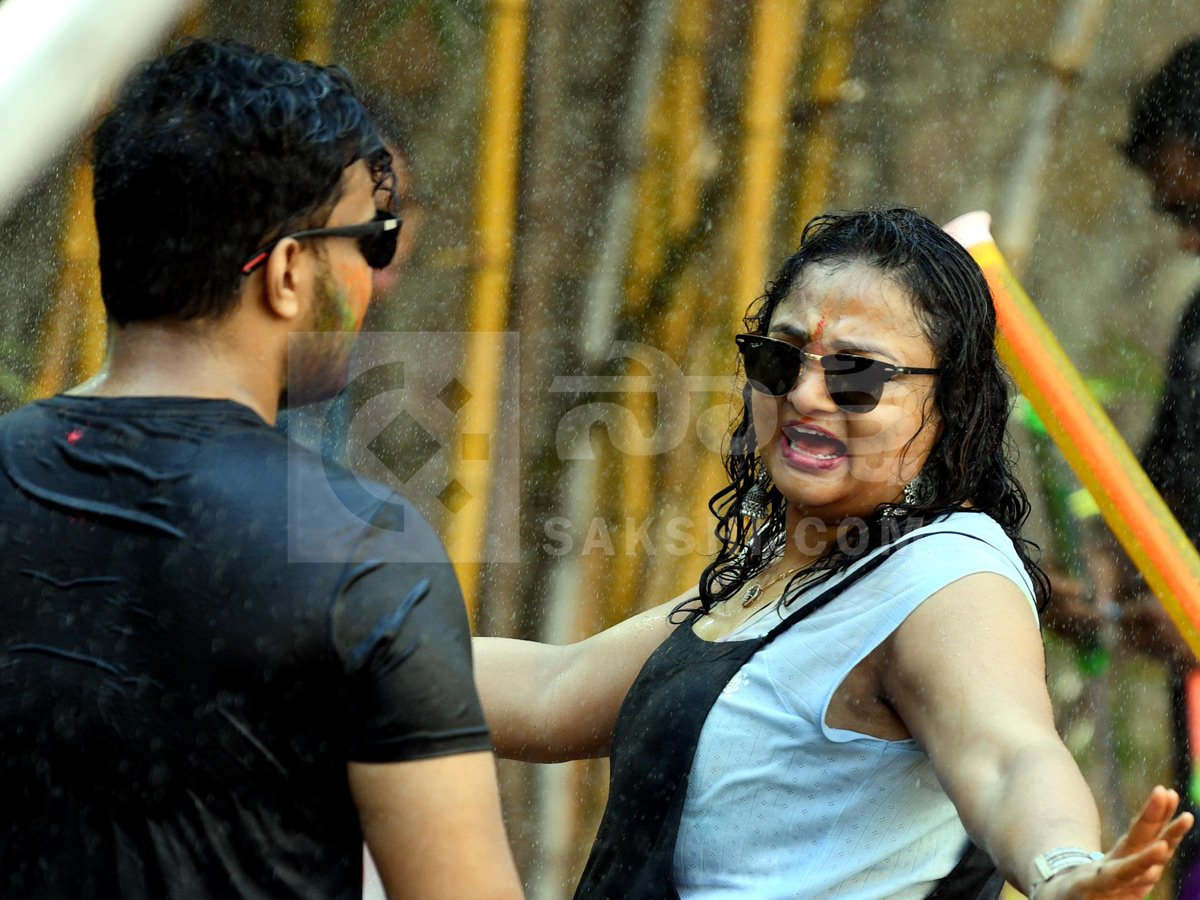 Hyderabad Gears UP For Holi Celebrations Photos13