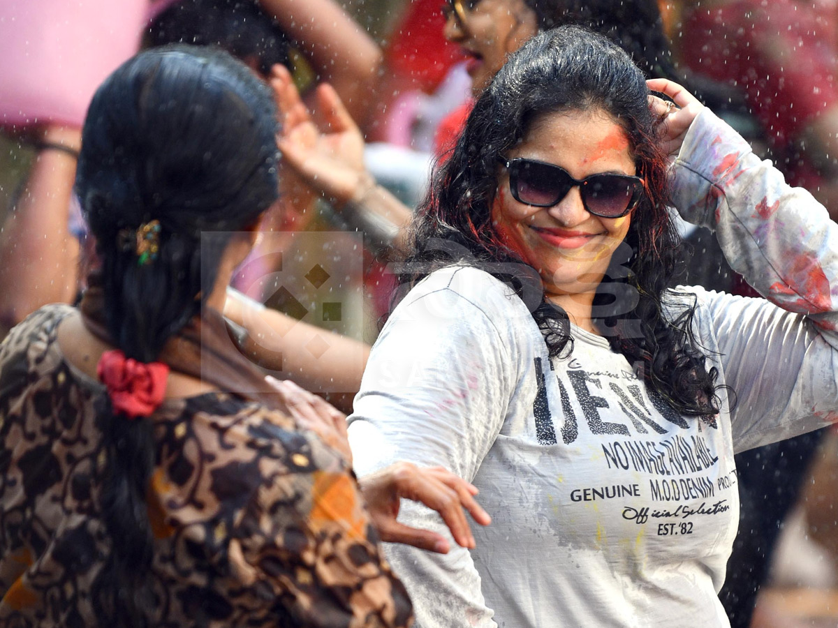 Hyderabad Gears UP For Holi Celebrations Photos15