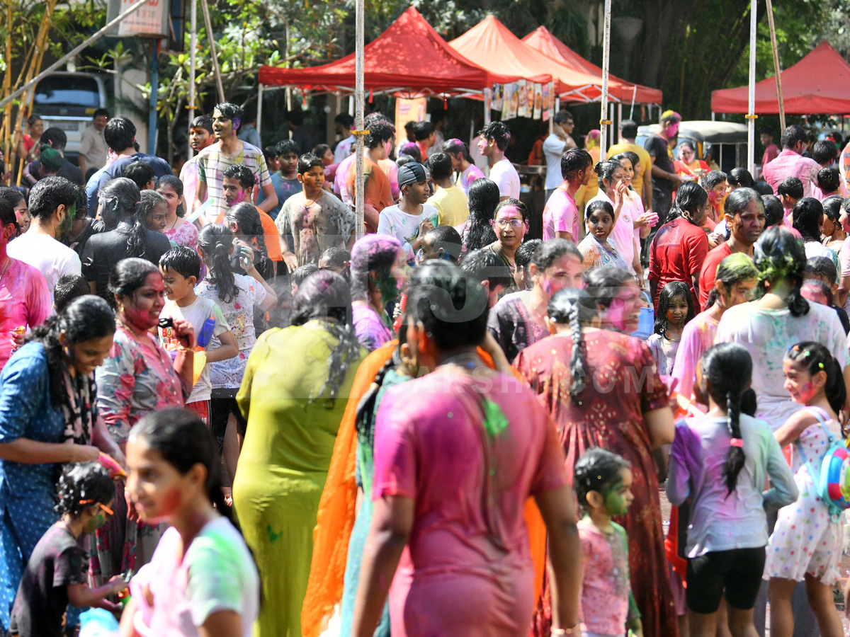 Hyderabad Gears UP For Holi Celebrations Photos25