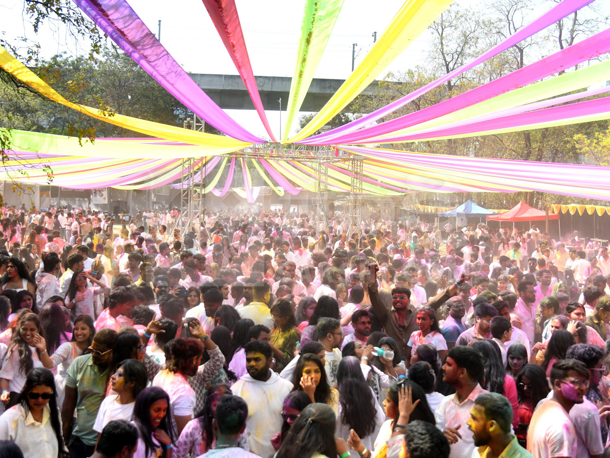 Hyderabad Gears UP For Holi Celebrations Photos1