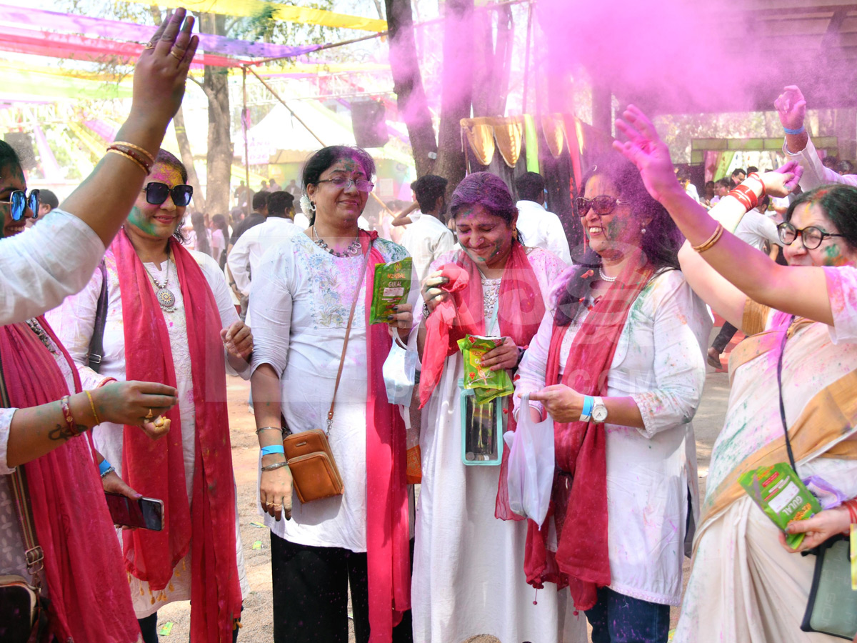 Hyderabad Gears UP For Holi Celebrations Photos28