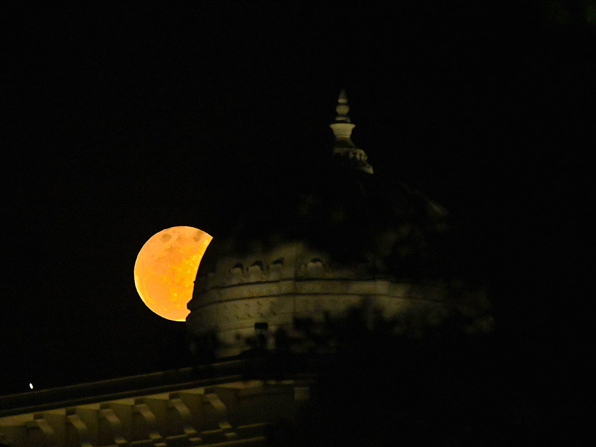 Lunar Eclipse 2026 : Blood Moon in Hyderabad2