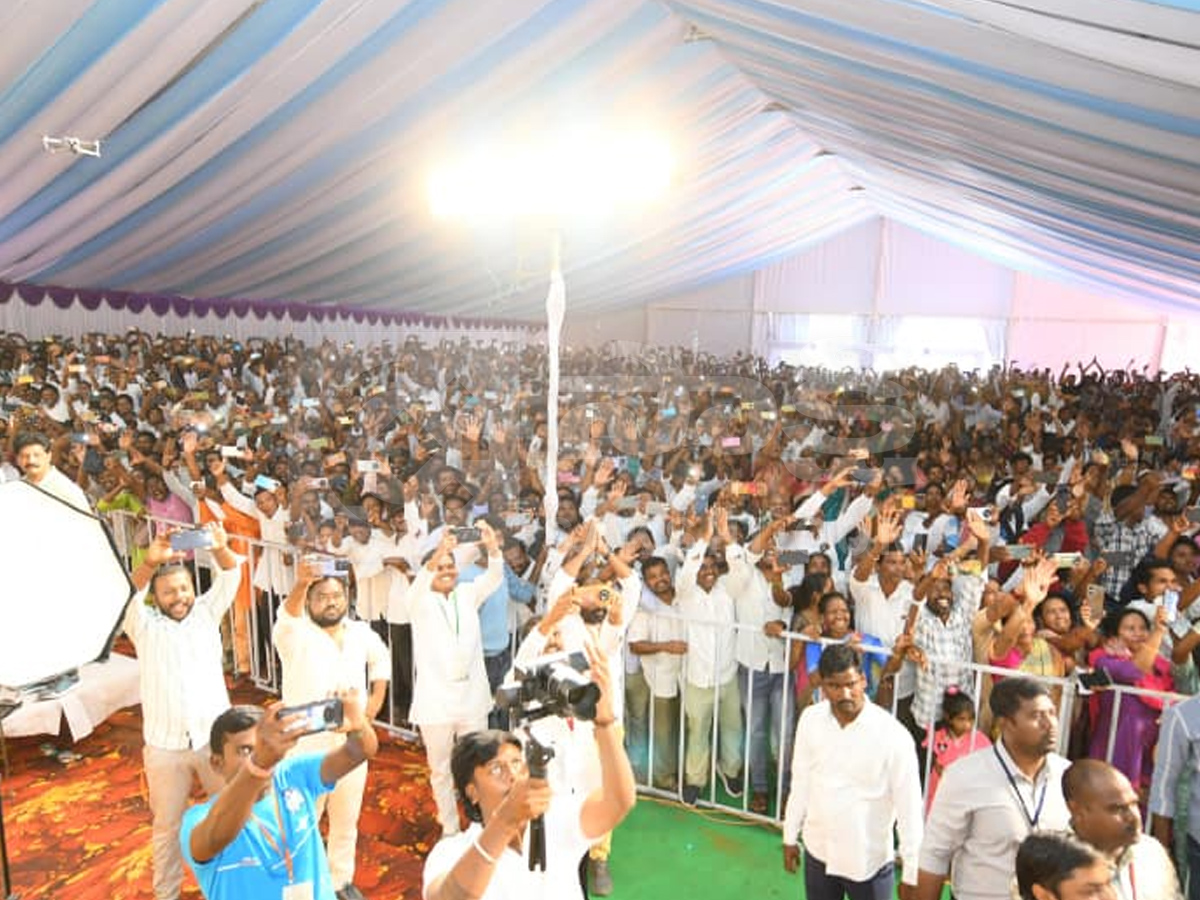 YS Jagan Attends Matsya Lingam Son Wedding Photos4