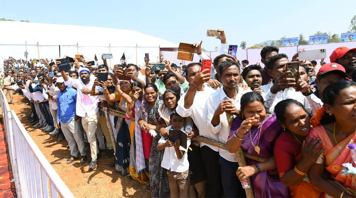YS Jagan Mohan Reddy Visakhapatnam Tour HD Photos18