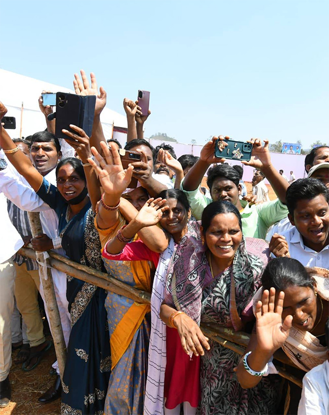 YS Jagan Mohan Reddy Visakhapatnam Tour HD Photos19