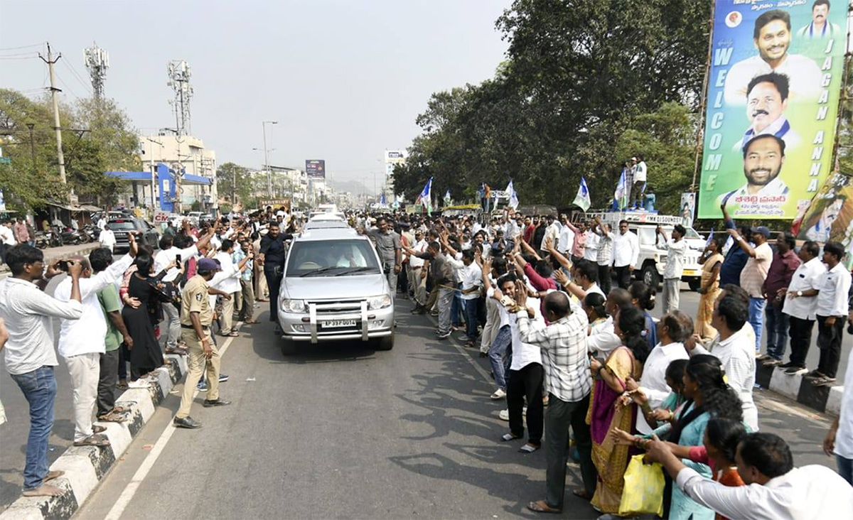 YS Jagan Mohan Reddy Visakhapatnam Tour HD Photos2