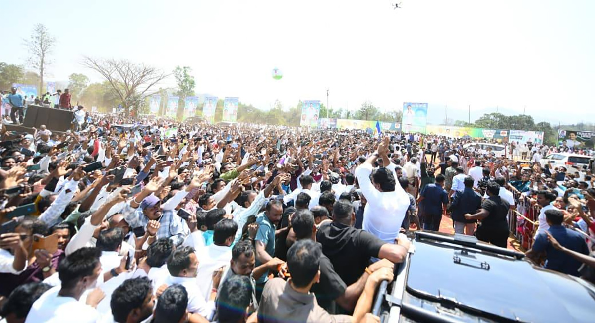 YS Jagan Mohan Reddy Visakhapatnam Tour HD Photos24