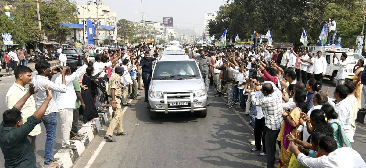 YS Jagan Mohan Reddy Visakhapatnam Tour HD Photos3