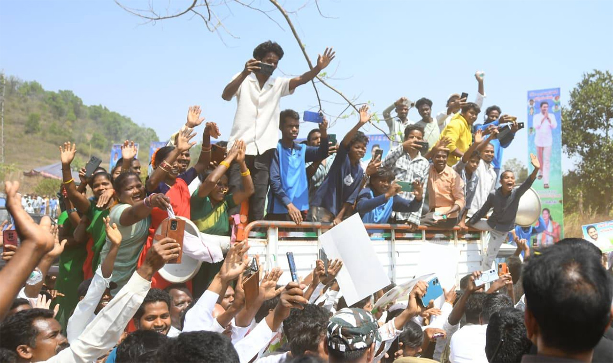 YS Jagan Mohan Reddy Visakhapatnam Tour HD Photos30